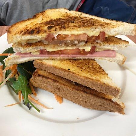 Ti Bay Cafe & Bakery